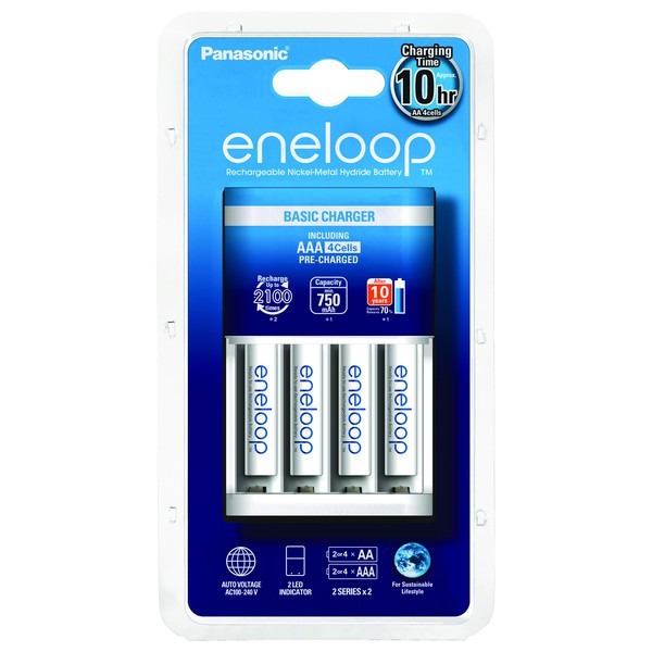 4 Panasonic eneloop AAA Akkus + Ladeger